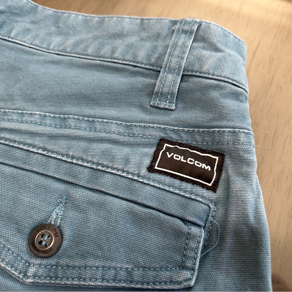 Volcom Casual Shorts, size 30, by Volcom - Picture 3 of 4